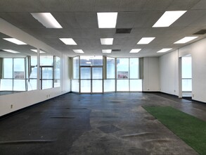 501 W 17th St, Santa Ana, CA for lease Building Photo- Image 1 of 9