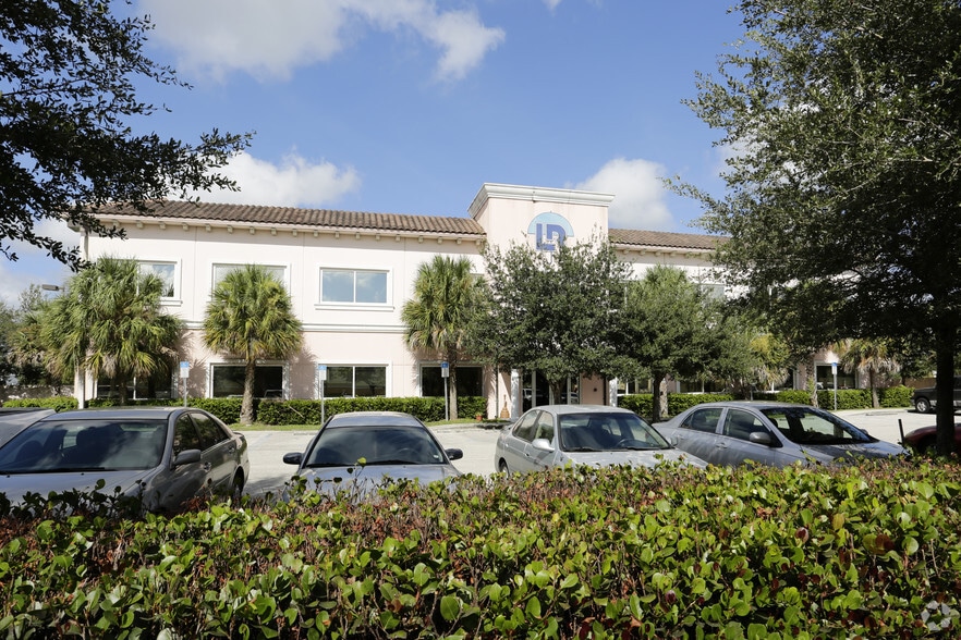 7959 Drew Cir, Fort Myers, FL for lease - Building Photo - Image 3 of 8