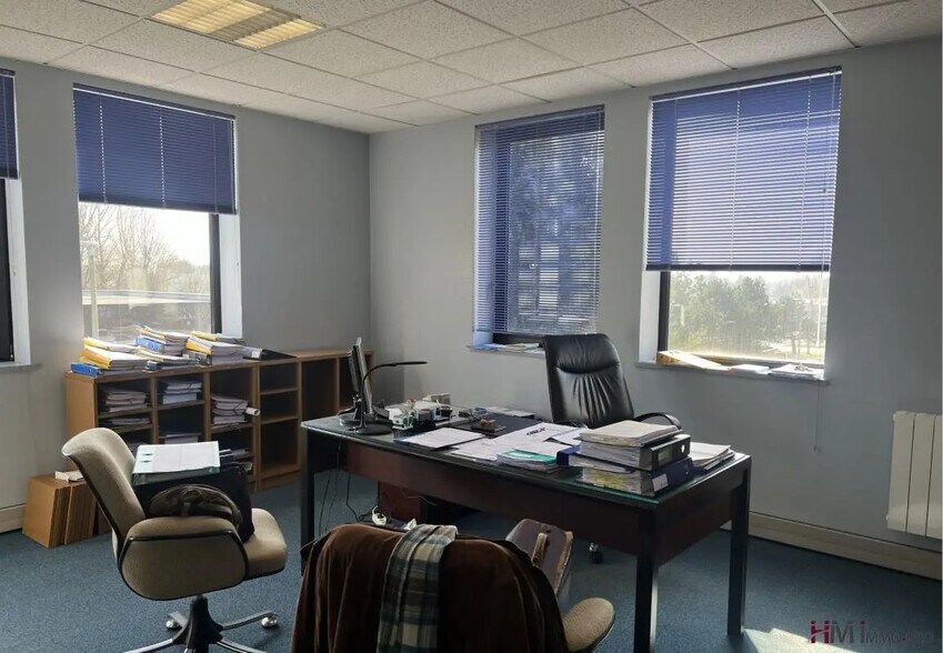 Office in Mont-Saint-Aignan for lease - Interior Photo - Image 1 of 4