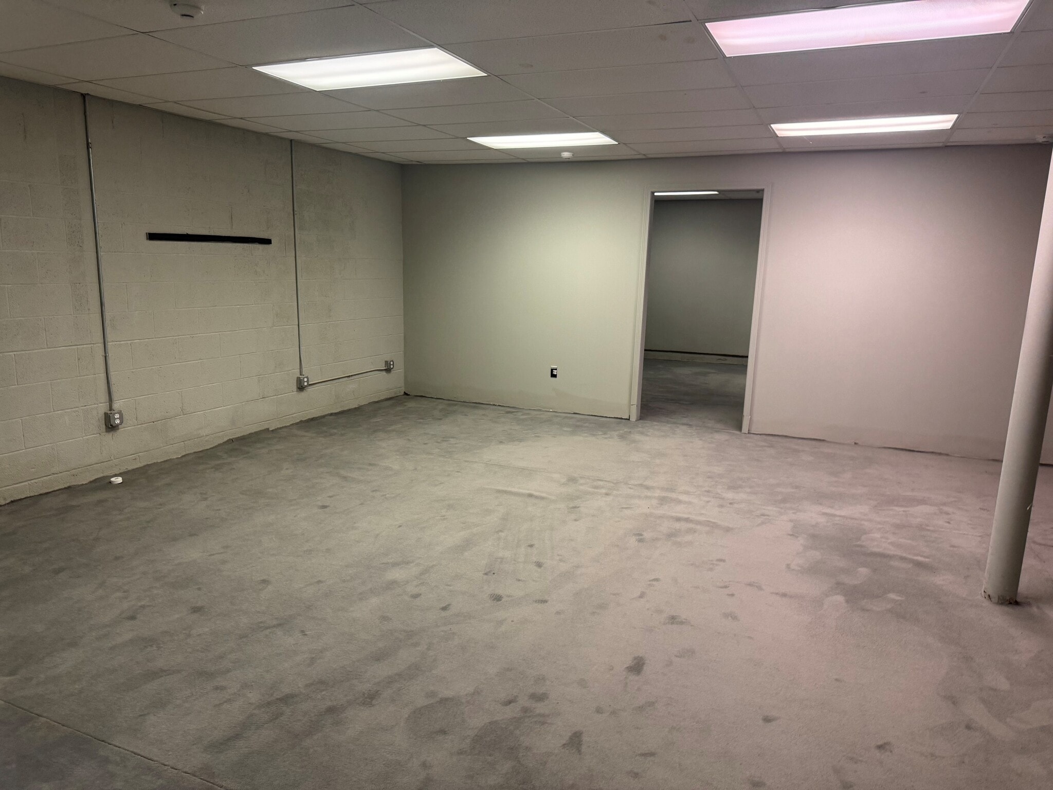 24435 Halsted Rd, Farmington Hills, MI for sale Interior Photo- Image 1 of 3