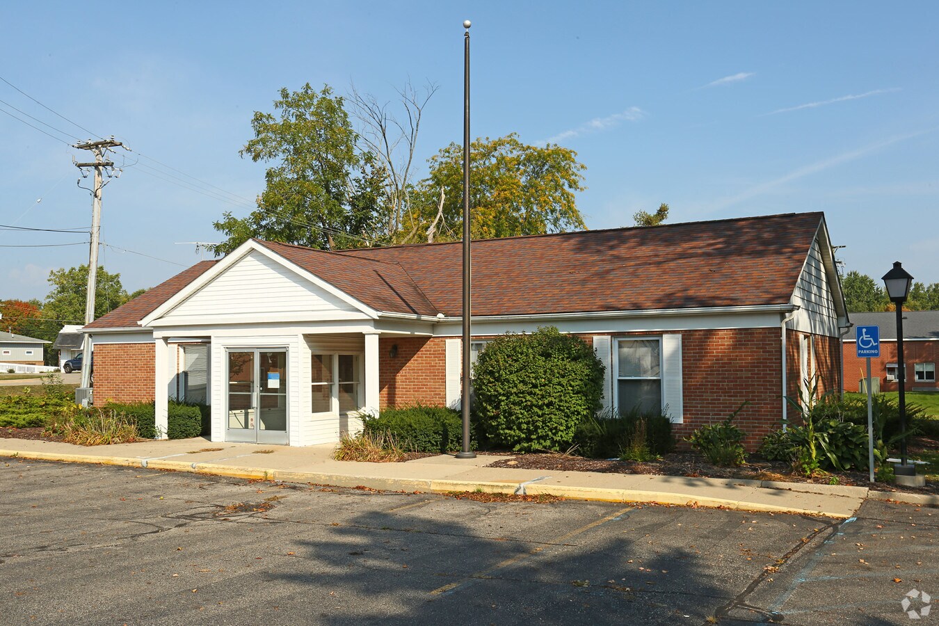 127 E Grand River Ave, berville, MI 48892