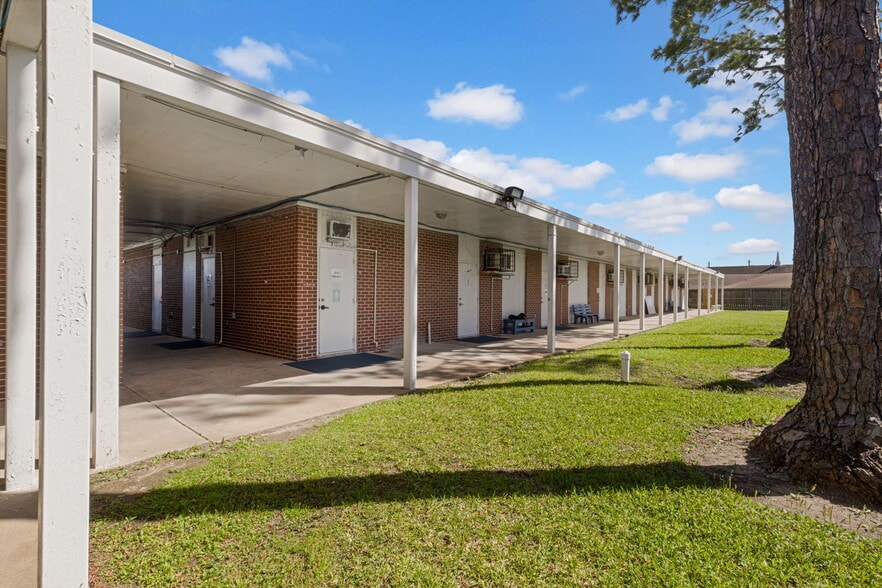 11503 Martin Luther King Blvd, Houston, TX for sale - Building Photo - Image 2 of 16
