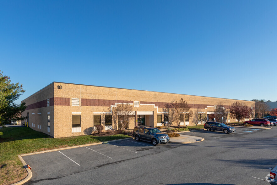 18 Boulden Cir, New Castle, DE for lease - Building Photo - Image 1 of 3