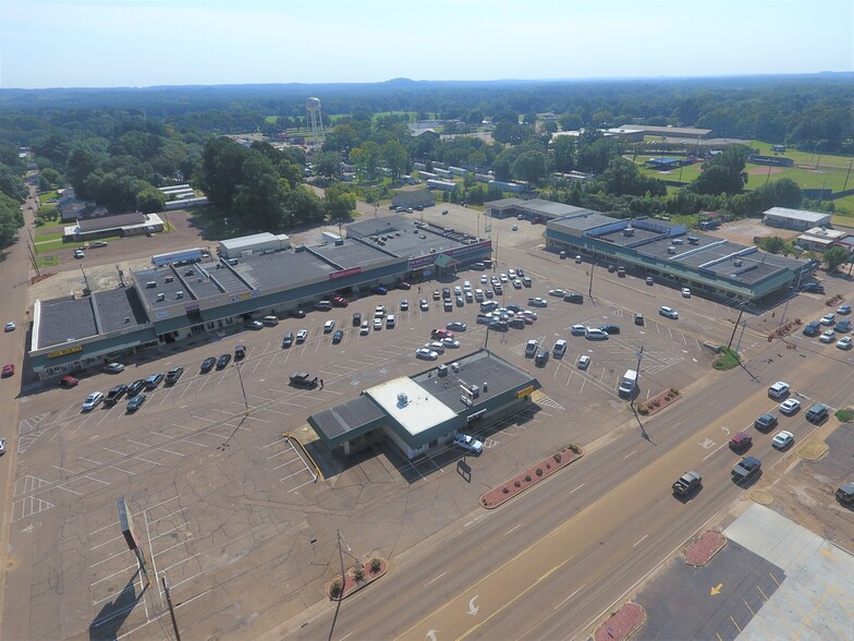 1716-1770 Commerce St, Grenada, MS for lease - Building Photo - Image 1 of 14