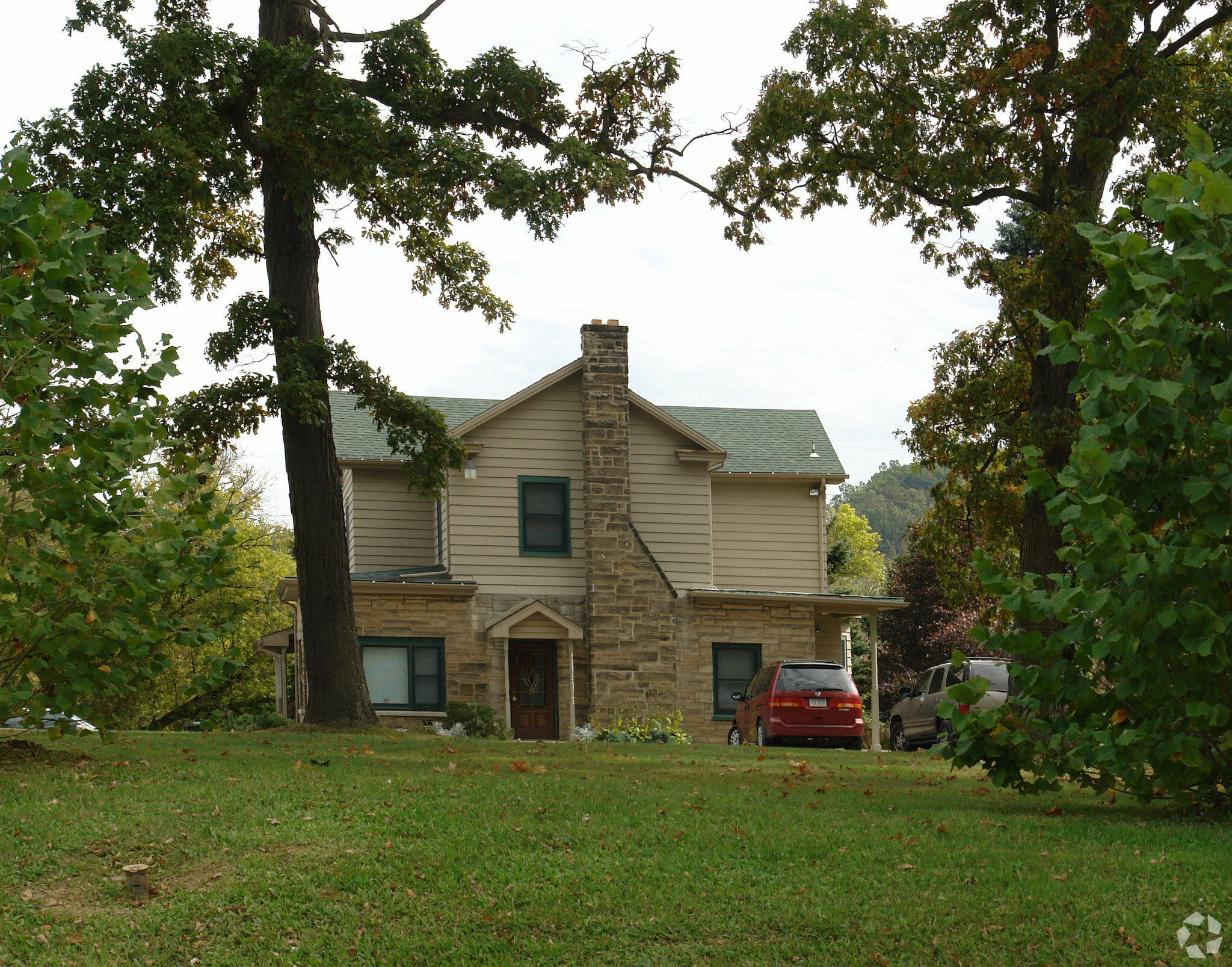 195 Crowe Ave, Mars, PA for sale Primary Photo- Image 1 of 16