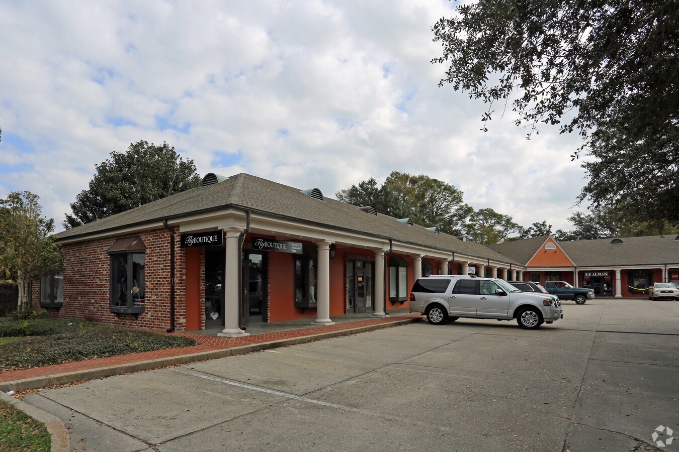 452 Courthouse Rd, Gulfport, MS 39507