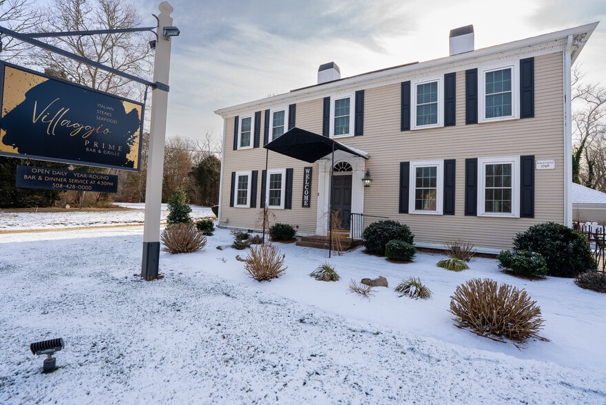 4631 Falmouth Rd, Cotuit, MA for sale - Building Photo - Image 1 of 50