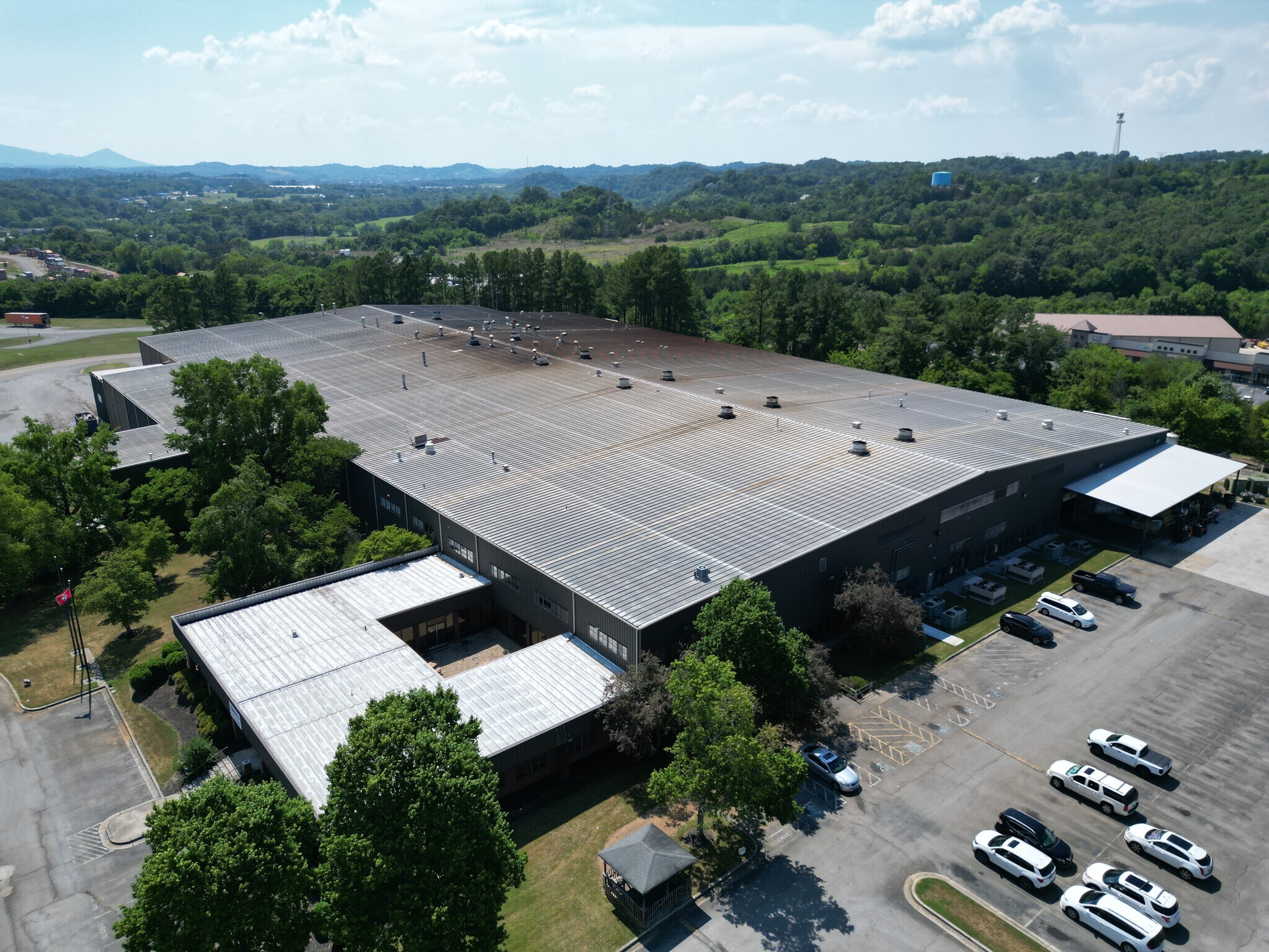 128 River Bend Dr, Sevierville, TN for lease Building Photo- Image 1 of 22