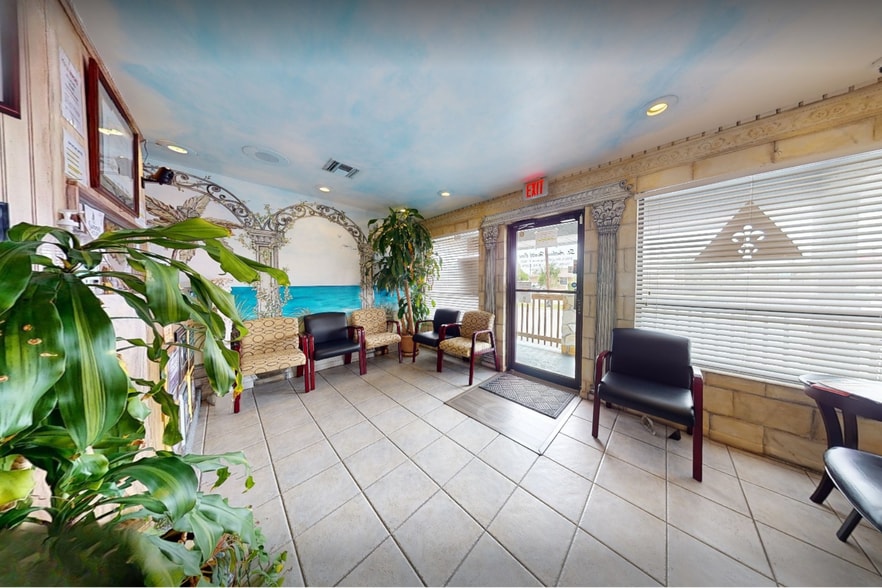 2103 S McCall Rd, Englewood, FL for sale - Building Photo - Image 2 of 6