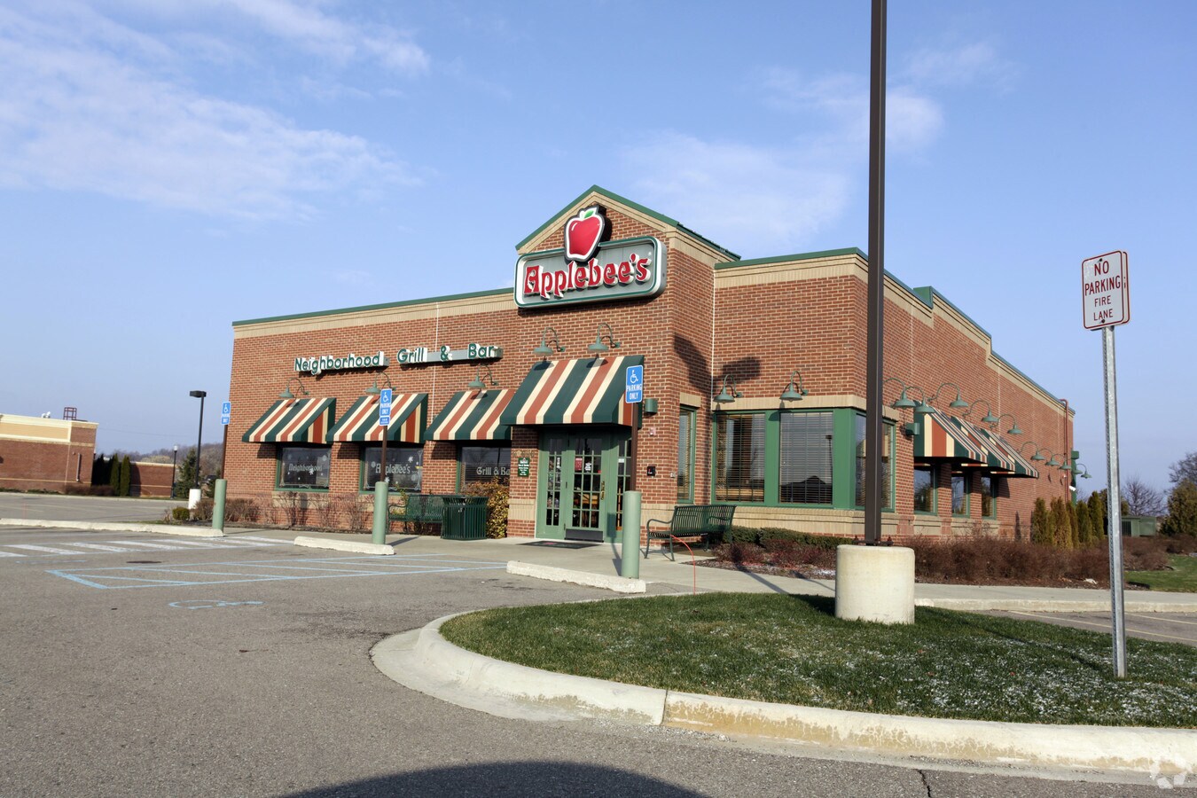 30686 Lyon Center Dr E, New Hudson, MI 48165