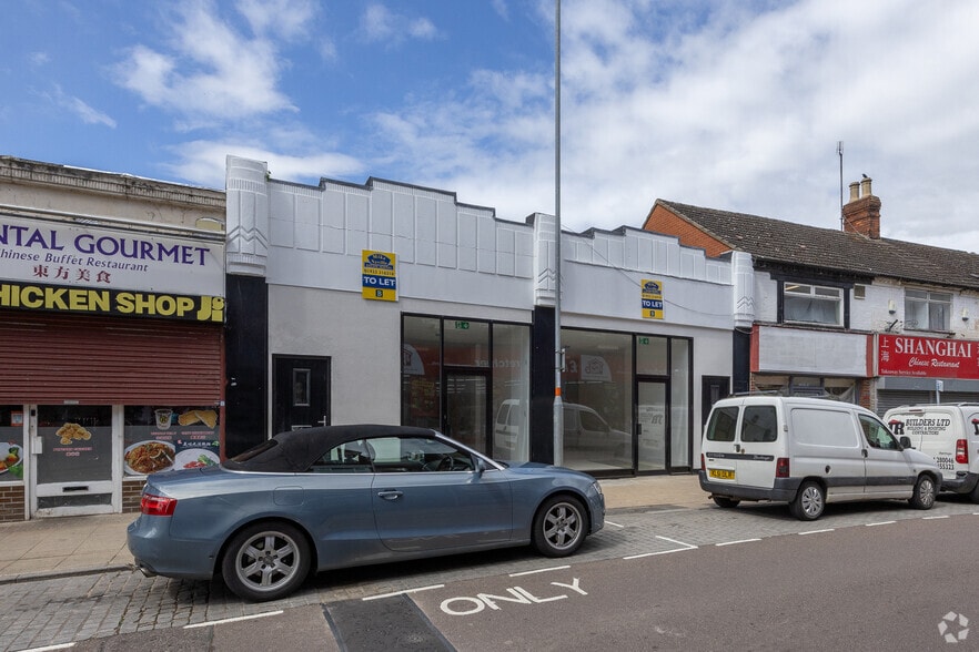 47-49 High St, Rushden for lease - Primary Photo - Image 1 of 2