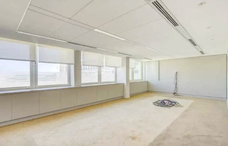 80-106 Boulevard Victor Hugo, Clichy, HDS 92110 - Unit 01 - - Interior Photo - Image 1 of 5