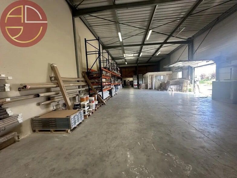 Industrial in Toulouse for lease - Interior Photo - Image 1 of 4