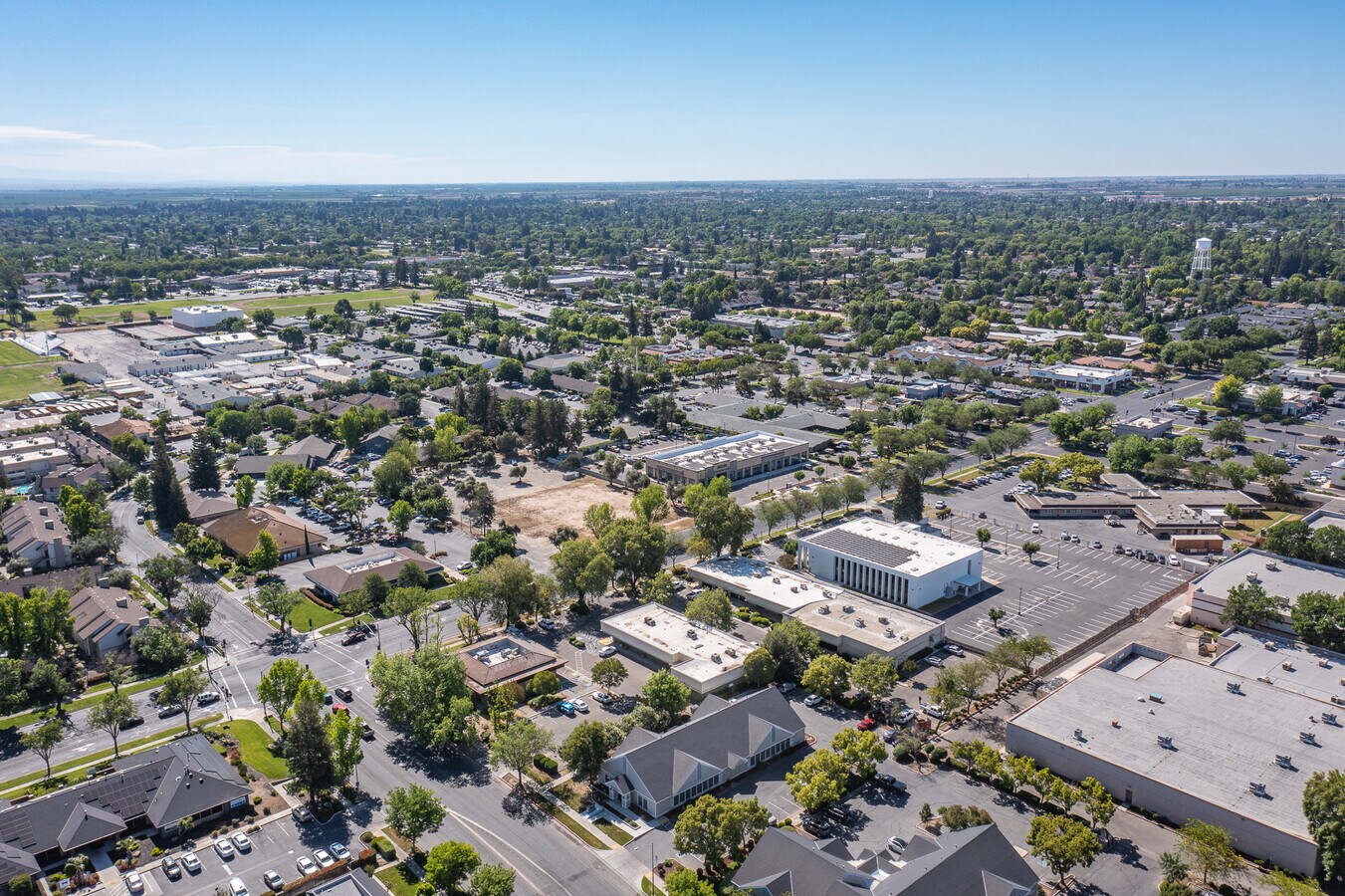 676 Loughborough Dr, Merced, CA 95348