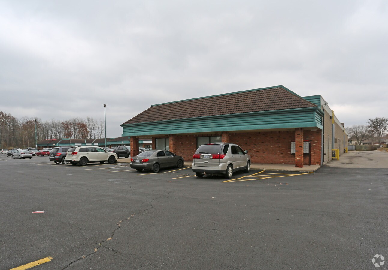 6080 McLeod Rd, Niagara Falls, ON L2G 7T4 Retail for Lease