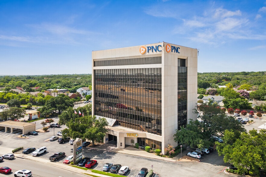 1100 NE Loop 410, San Antonio, TX for lease - Building Photo - Image 2 of 8