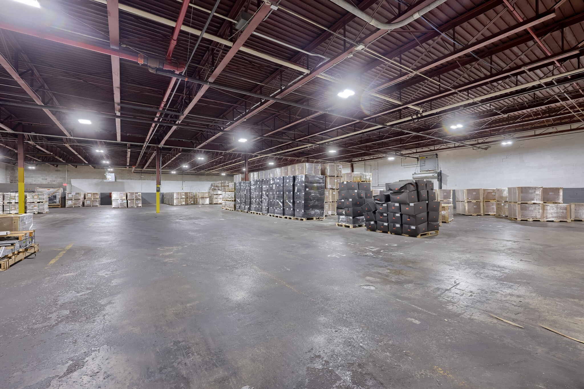 30 N 3rd St, Womelsdorf, PA for lease Interior Photo- Image 1 of 5