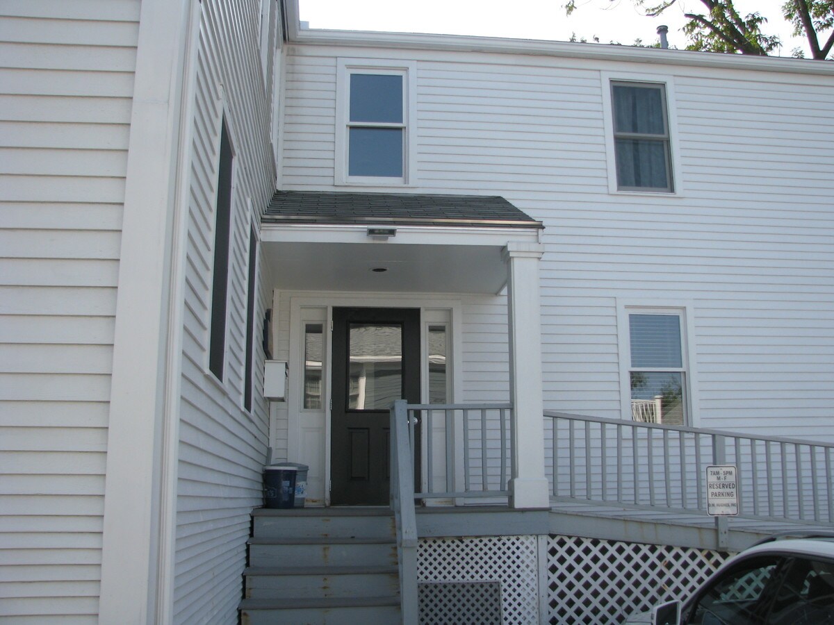 118 Maplewood Ave, Portsmouth, NH 03801
