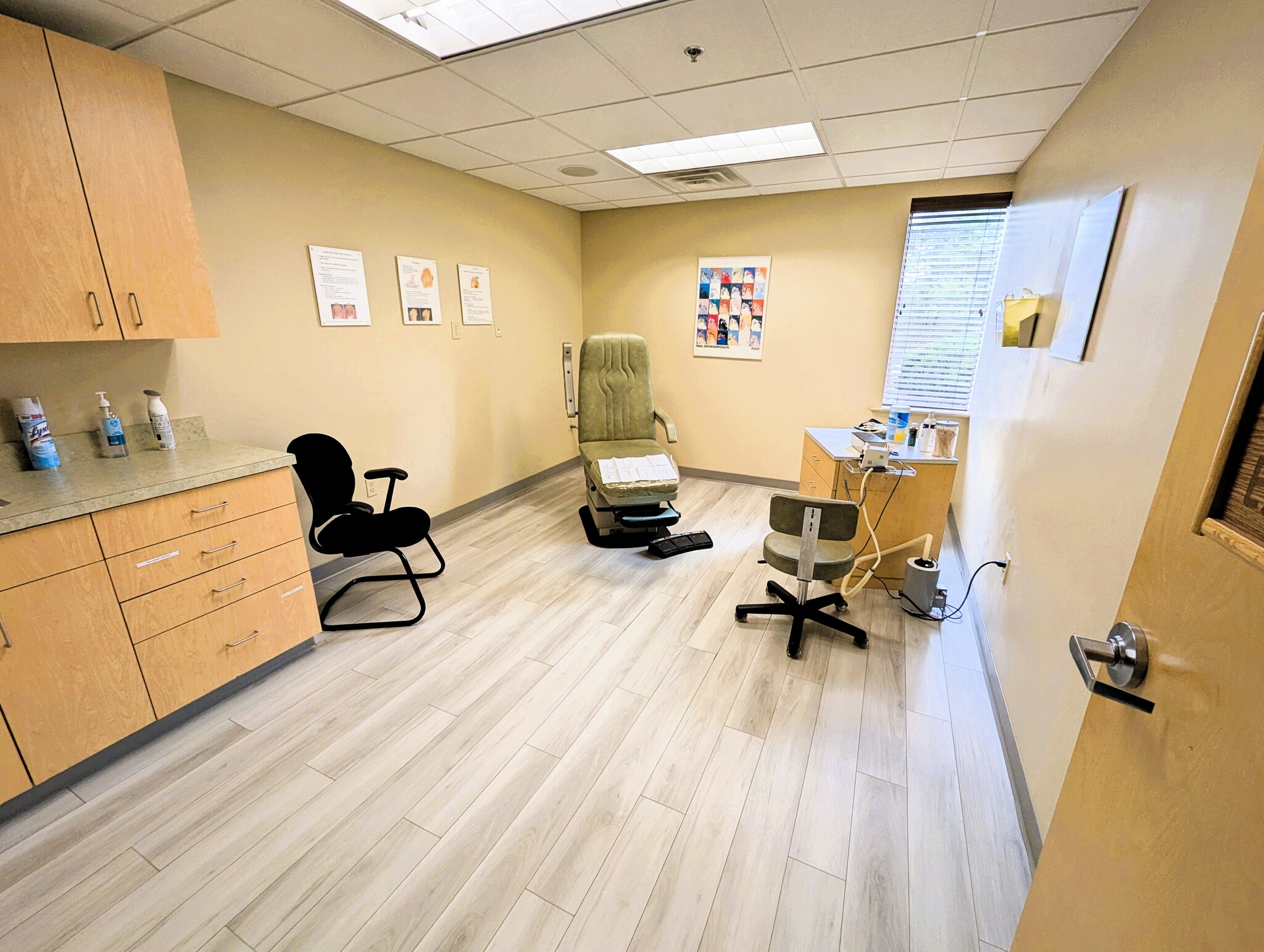 1565 Main St, Tewksbury, MA for sale Interior Photo- Image 1 of 20