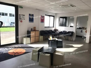 Office in Saint-Herblain for sale Interior Photo- Image 1 of 3