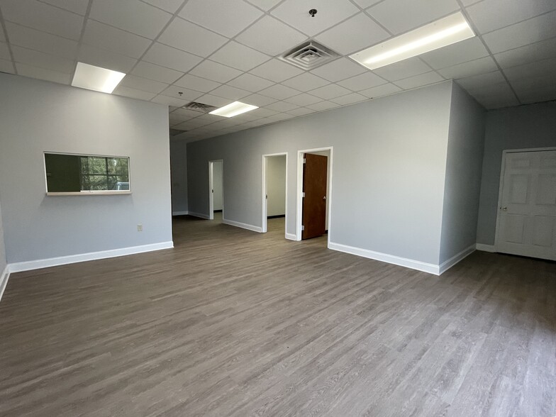 1403 E Greenville St, Anderson, SC for lease - Interior Photo - Image 2 of 16