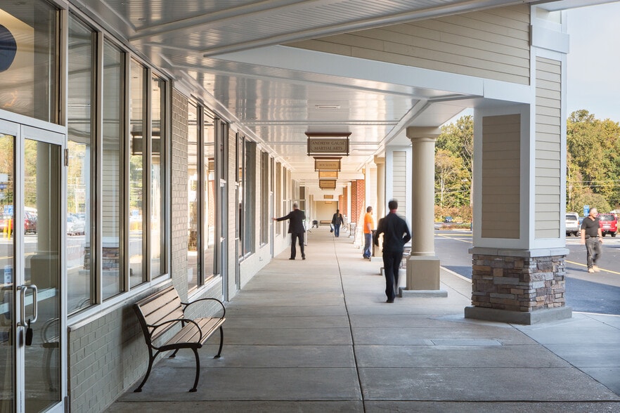 5204 Port Royal Rd, Springfield, VA for lease - Building Photo - Image 2 of 8