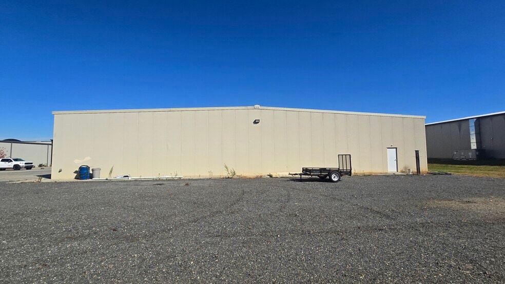 197 Thunder Rd, Mooresville, NC for lease - Building Photo - Image 3 of 23