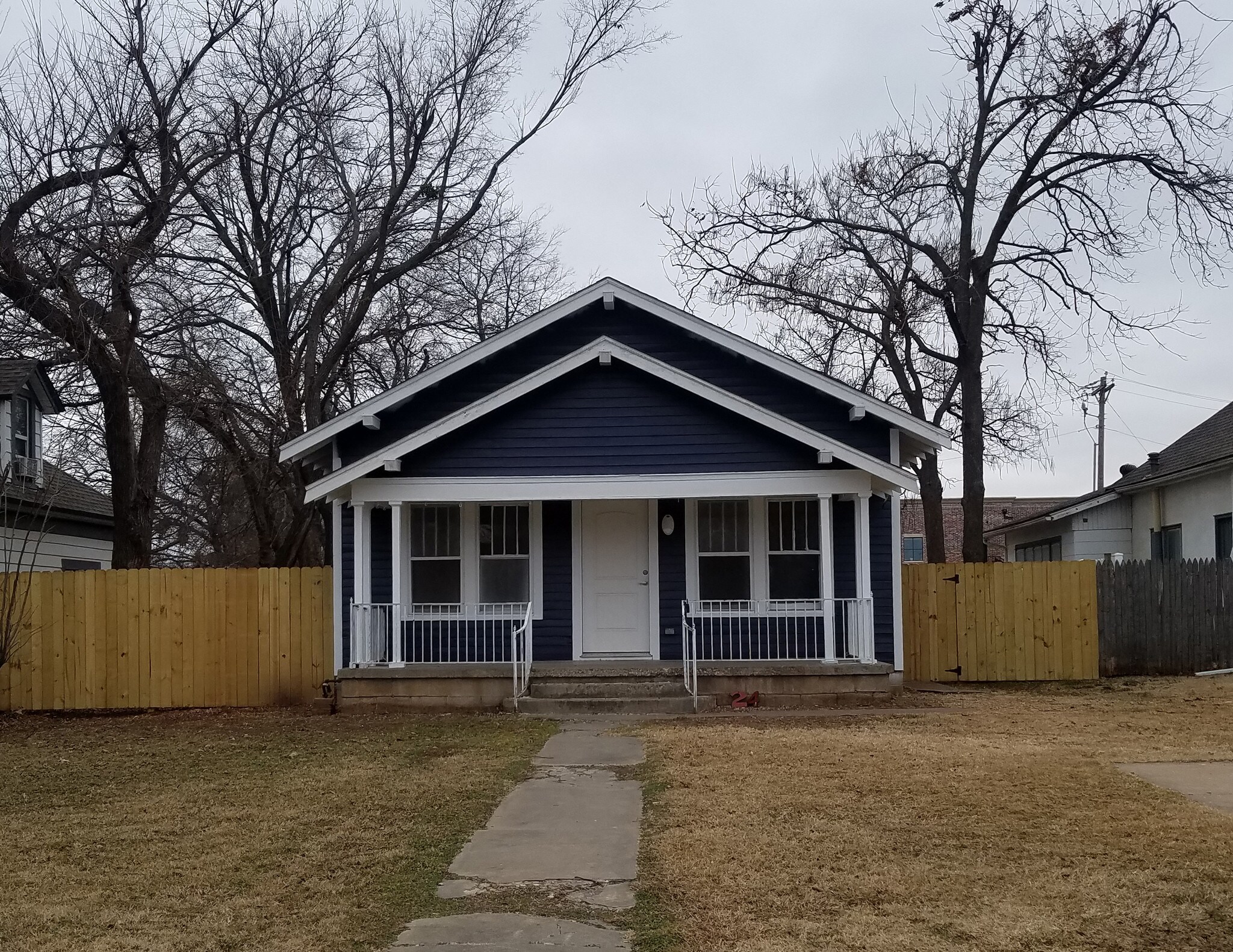 24 E 4th St, Edmond, OK for sale Primary Photo- Image 1 of 1