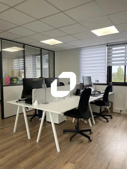 Office in Joinville-le-Pont for lease - Interior Photo - Image 2 of 4