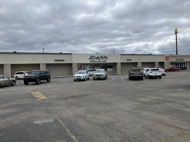 1-9 Fletcher Sq, Dunbar, WV for lease Building Photo- Image 1 of 8