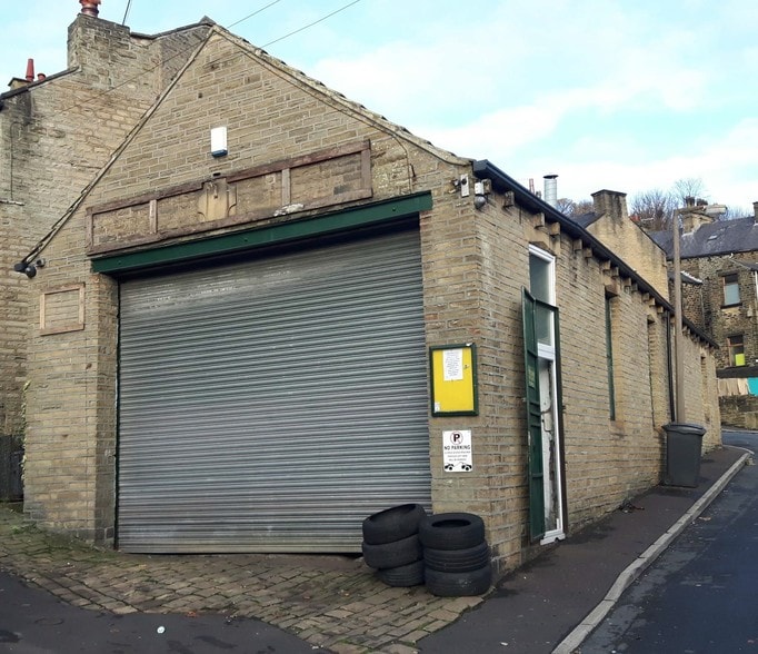 East Para, Sowerby Bridge for sale - Primary Photo - Image 1 of 1