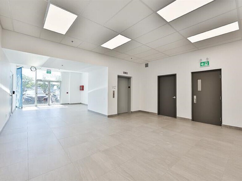 5965-5995 Boul Des Grandes-Prairies, Saint-leonard, QC for lease - Building Photo - Image 2 of 9