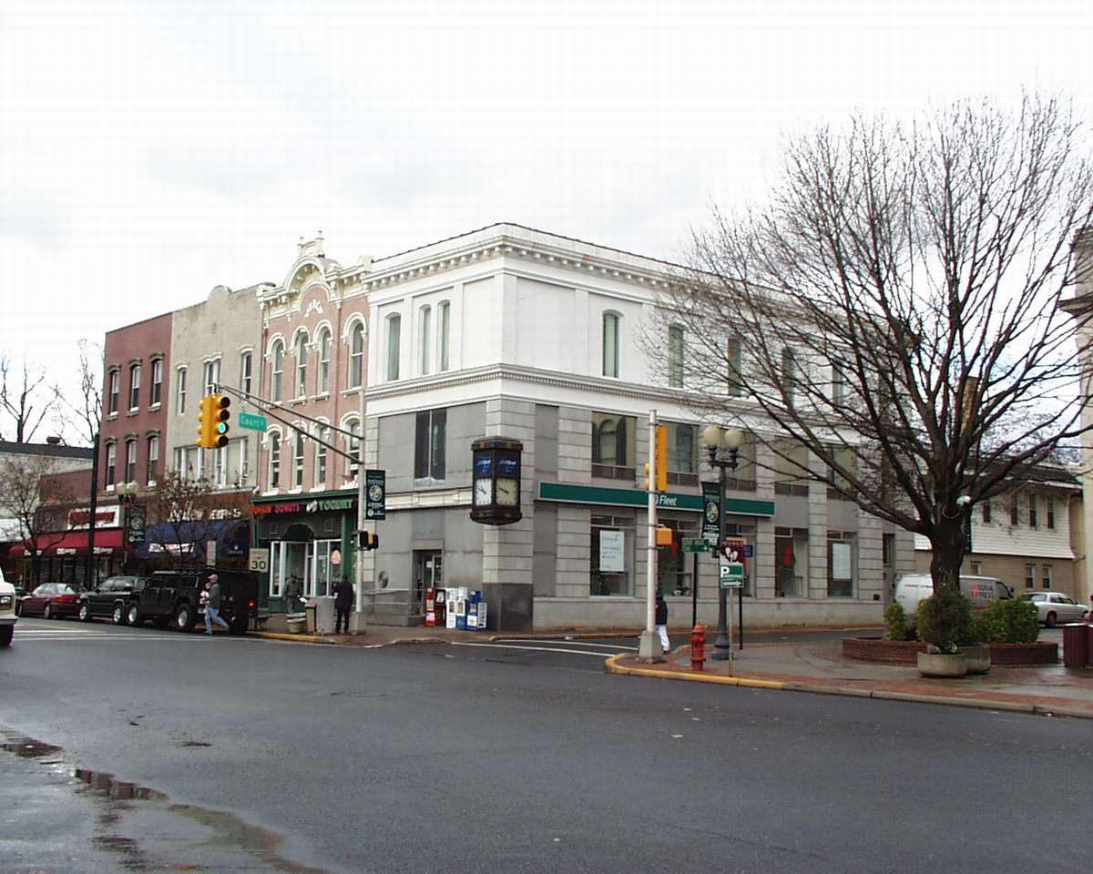 1 W Main St, Freehold, NJ for sale Primary Photo- Image 1 of 1