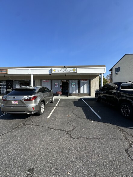 1227 Atwood Ave, Johnston, RI for lease - Building Photo - Image 1 of 11