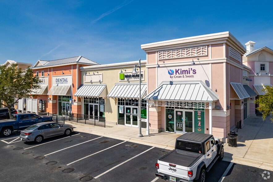 252 Harbor Village Ln, Apollo Beach, FL for lease - Building Photo - Image 3 of 5