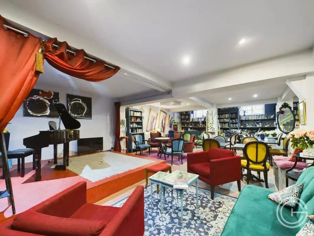 4 Rue Beaumont, Nice for sale Interior Photo- Image 1 of 11