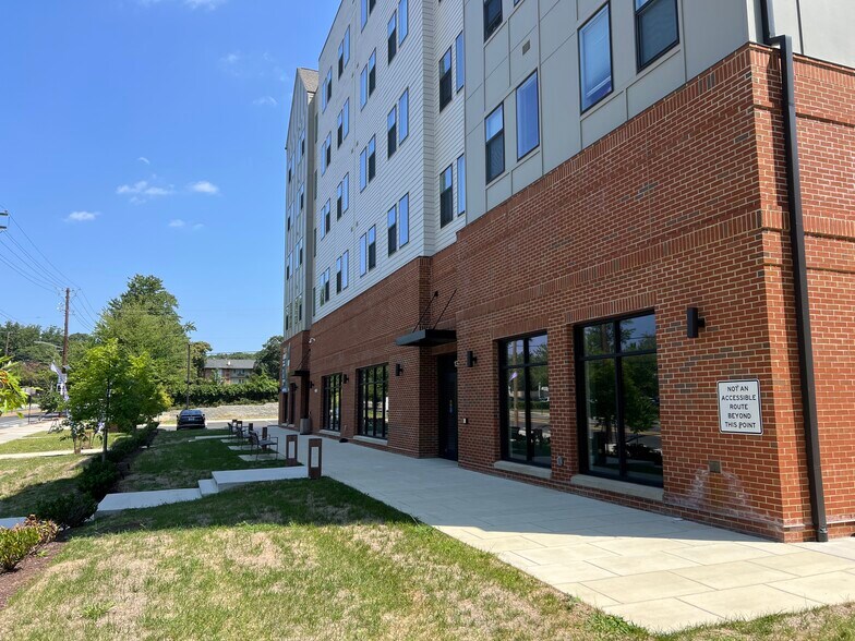 4550 Wheeler Hills Rd, Oxon Hill, MD for lease - Building Photo - Image 2 of 7