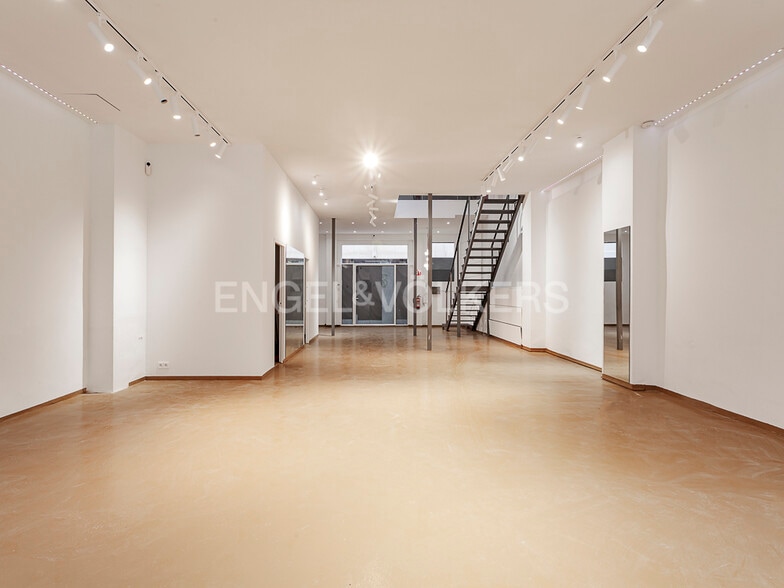 Office/Retail in Barcelona, Barcelona for lease - Interior Photo - Image 2 of 26