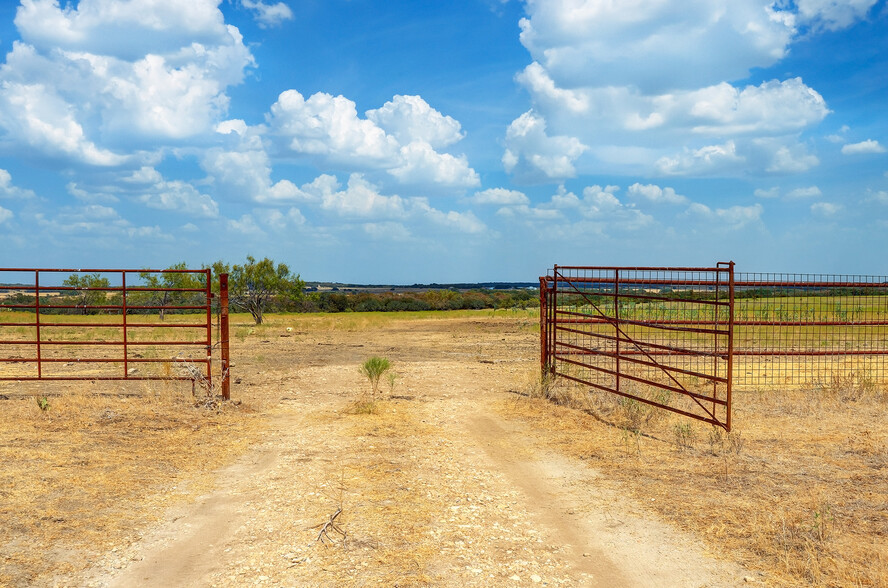 600 County Road 242, Georgetown, TX for sale - Building Photo - Image 3 of 13