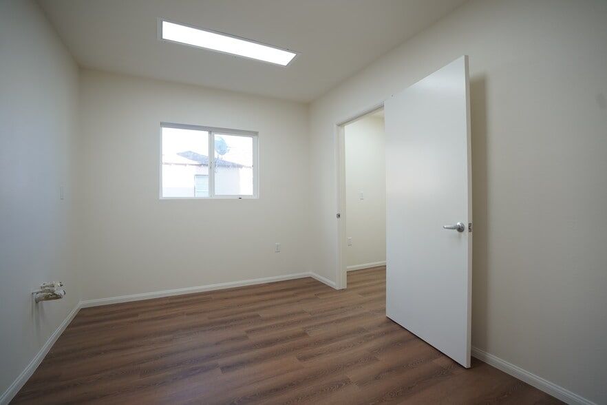 731 W Emerson Ave, Monterey Park, CA for lease - Interior Photo - Image 3 of 11
