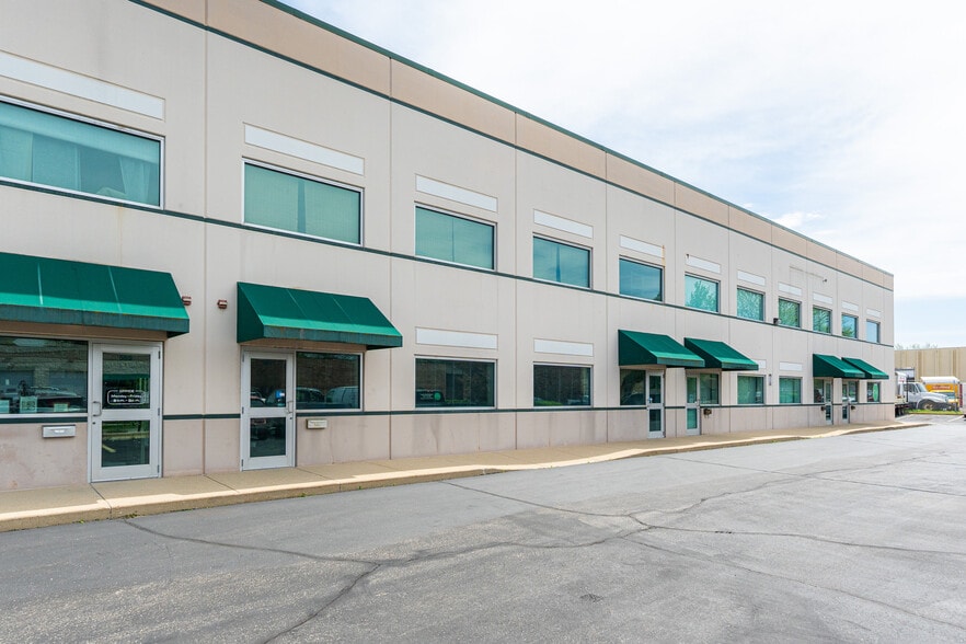561-575 S Arthur Ave, Arlington Heights, IL for lease - Building Photo - Image 1 of 18
