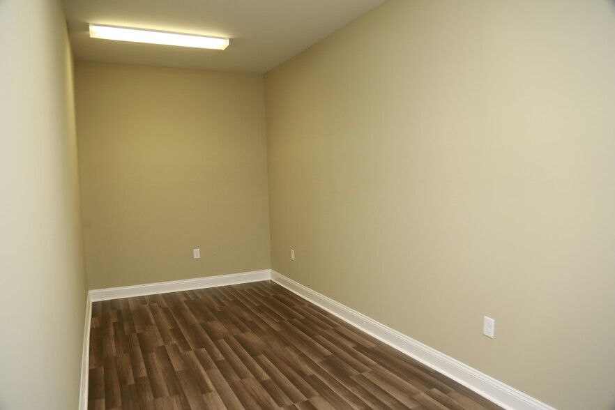 915 Canyon Rd, Morgantown, WV for lease - Building Photo - Image 3 of 6