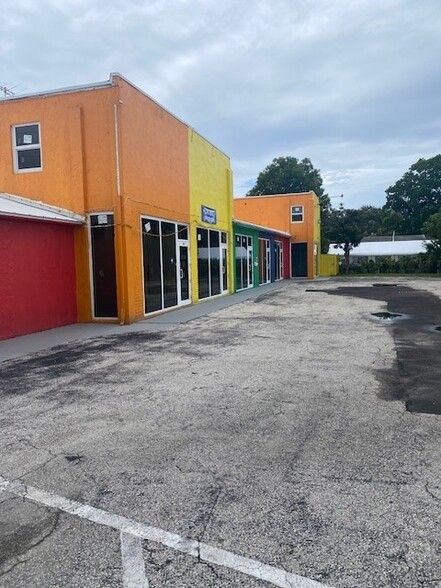 118 NE 1st Ave, Hallandale, FL for lease - Building Photo - Image 3 of 5