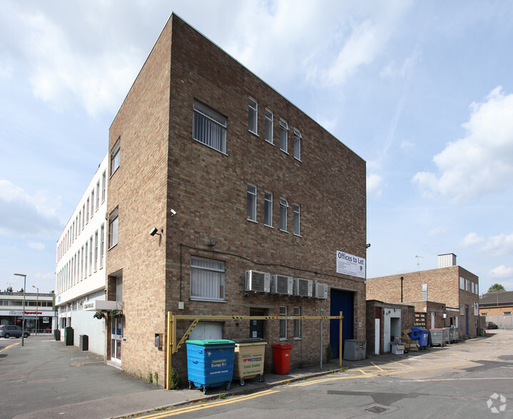 2-14 The Parade, Frimley for lease - Building Photo - Image 2 of 13