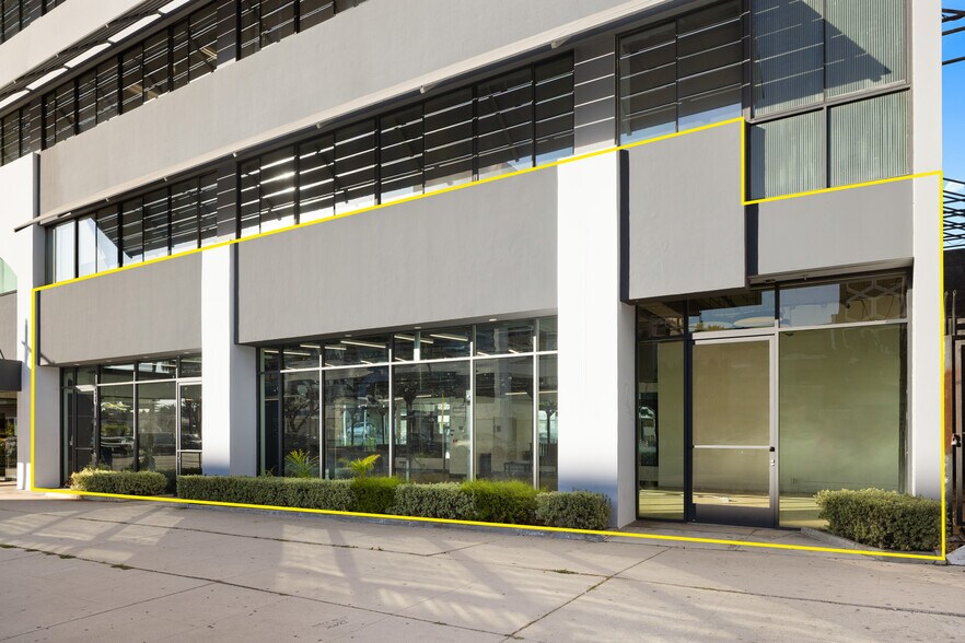 6221 Wilshire Blvd, Los Angeles, CA for lease - Building Photo - Image 2 of 20