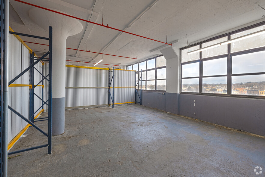 59-00 Decatur St, Ridgewood, NY for lease - Interior Photo - Image 1 of 20