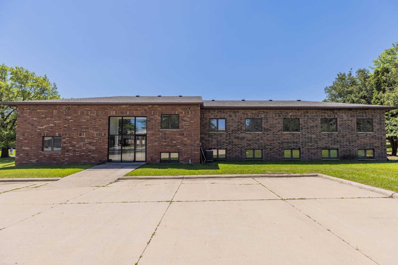 3136 Brockway Rd, Waterloo, IA for sale Building Photo- Image 1 of 1