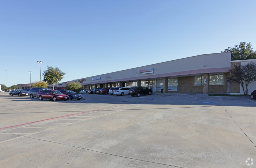 10061100 N Carrier Pky, Grand Prairie, TX, 75050 Retail Space For