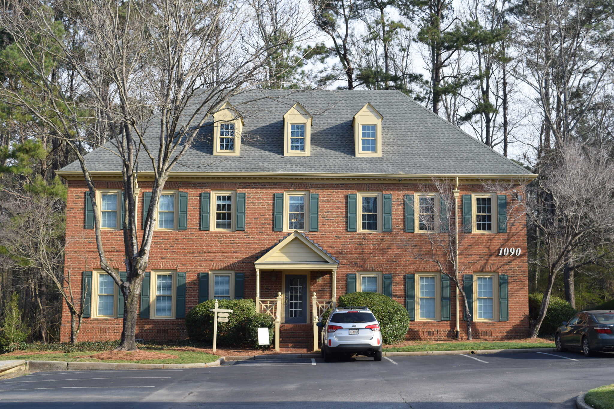 1090 Cambridge Sq, Alpharetta, GA for sale Building Photo- Image 1 of 5