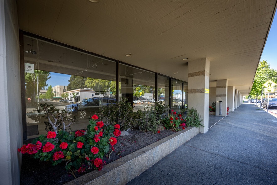 707 5th St, Santa Rosa, CA for lease - Building Photo - Image 3 of 12